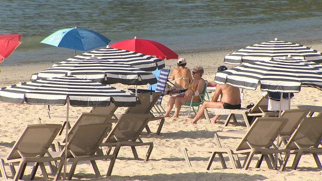 Sanxenxo prohibirá reservar espazo nas súas praias desde o próximo verán