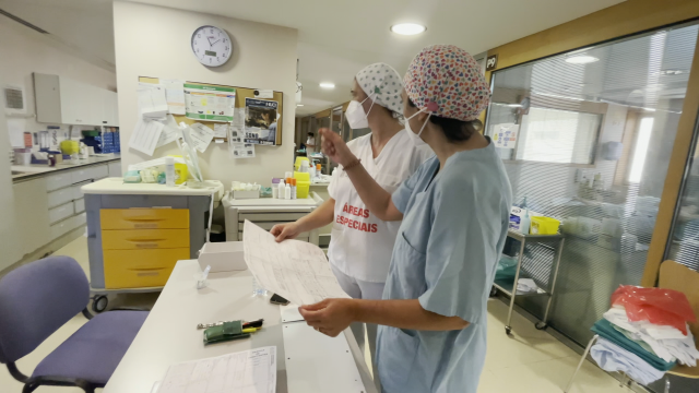 Falecen dúas mulleres de 64 e 88 anos por coronavirus en Galicia