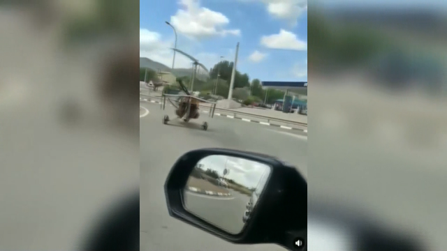 Denuncian o piloto dun autoxiro por circular por unha estrada de Alacante