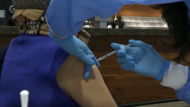 A terceira dose da vacina fronte á covid non é necesaria, segundo científicos da OMS