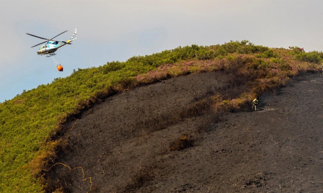 Controlado o incendio de Baleira tras calcinar seis hectáreas
