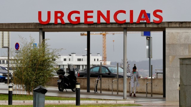 Bruxelas pide aos países "conter agresivamente" o virus para gañar tempo