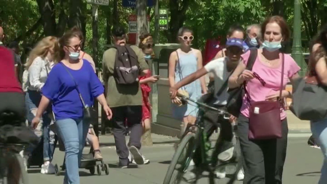 Francia adianta a fin da máscara nos exteriores a este mesmo xoves