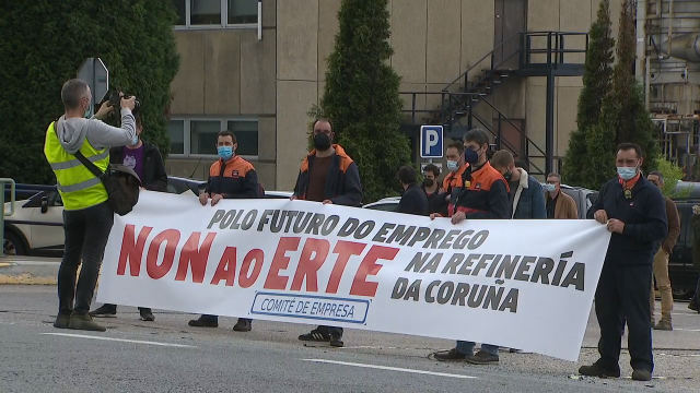 Os traballadores de Repsol protestan polo ERTE anunciado para a planta da Coruña