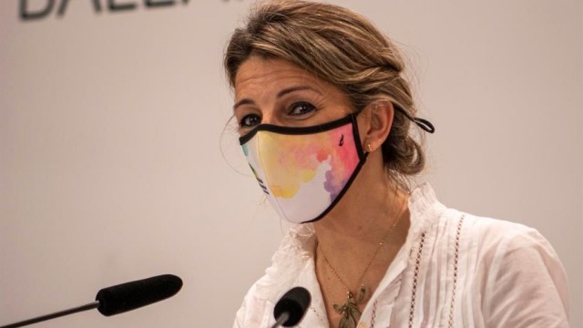 O Goberno prorrogará o salario mínimo de 2020 para dar marxe á negociación