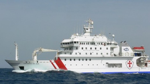 En corentena nove tripulantes do Esperanza del Mar, atracado no porto de Vigo