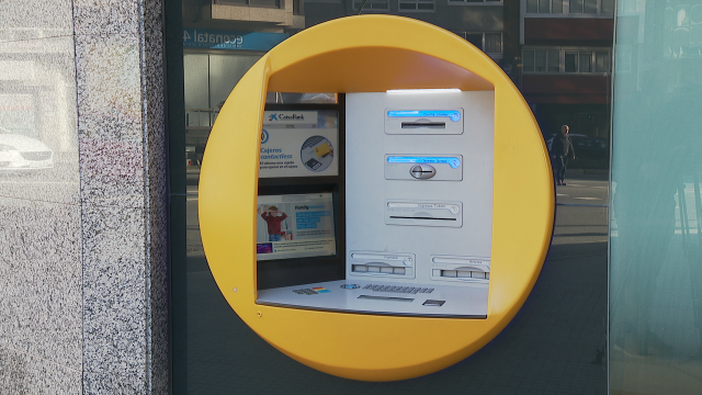 Consumo insta por carta o Banco de España a investigar as comisións polo mantemento da conta