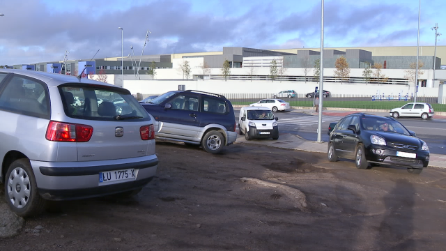 Detido un aparcacoches ilegal por agredir un policía en Lugo