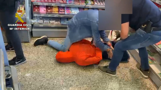 Deteñen nunha gasolineira madrileña o irmán do 'Piojo', un perigoso delincuente que fuxiu do cárcere en decembro
