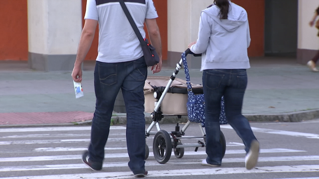 Belarra anuncia permisos de maternidade e de paternidade de 6 meses dende 2022