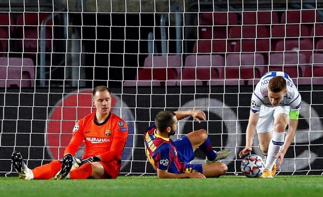 O Barcelona e o Sevilla sofren para gañar na Champions