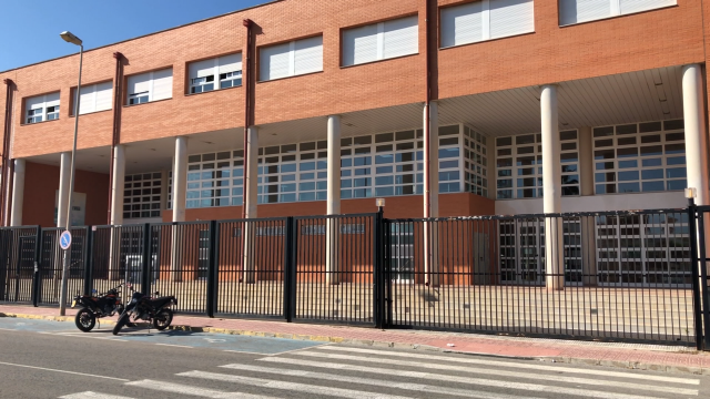 Acoitela un compañeiro de clase polas costas por blasfemar contra o seu profeta