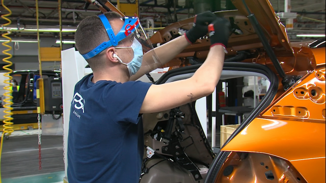 Peugeot lanza un novo modelo eléctrico que se fabricará en Vigo
