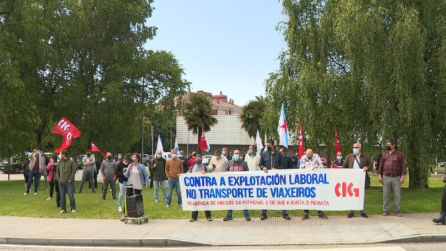 Os traballadores do transporte por estrada piden melloras laborais e un bo servizo aos cidadáns