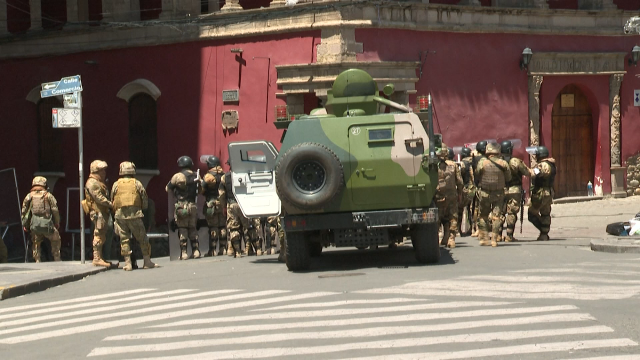 Áñez anuncia que convocará eleccións en Bolivia, onde as protestas deixan xa 30 mortos