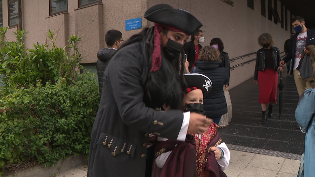 O Jack Sparrow vigués querélase contra a xuíza que lle impediu casar disfrazado