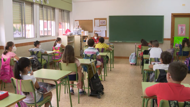 Aumentan a catro as escolas infantís e a 67 as aulas pechadas pola covid-19
