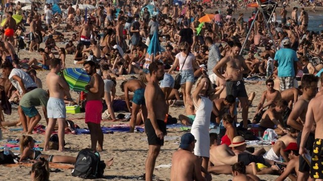 Pechan 5 praias de Barcelona por aglomeración de bañistas