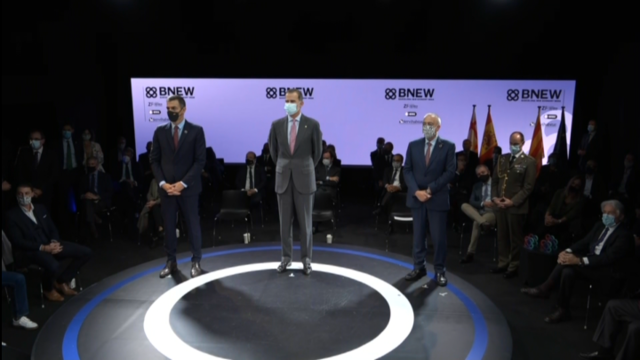 O rei avoga pola unidade en Barcelona no medio de protestas independentistas